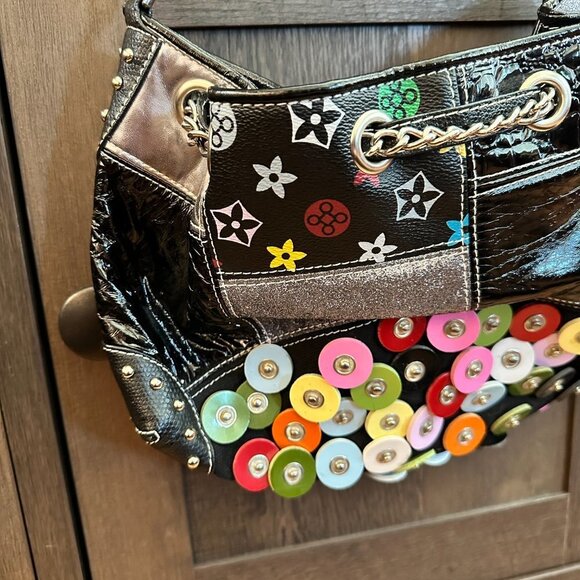 Fun Going Out Shoulder Bag - Picture 4 of 7